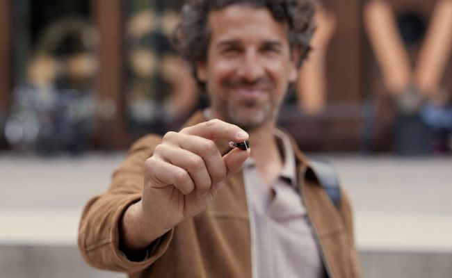 Oticon-Zeal-apparecchi-acustici-Realizzato-per-luso-quotidiano